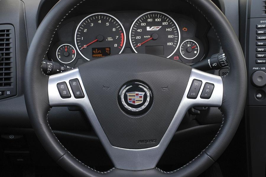  Cadillac CTS-V Coupe 2010 года  (фото 95 из 315)